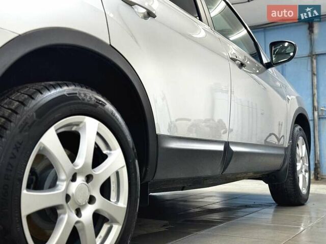 Сірий Ніссан Кашкай 2, об'ємом двигуна 2 л та пробігом 84 тис. км за 12500 $, фото 14 на Automoto.ua