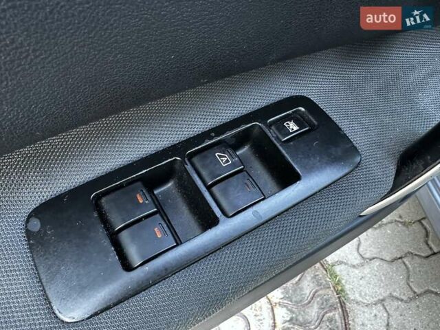 Сірий Ніссан Кашкай 2, об'ємом двигуна 2 л та пробігом 234 тис. км за 9900 $, фото 18 на Automoto.ua