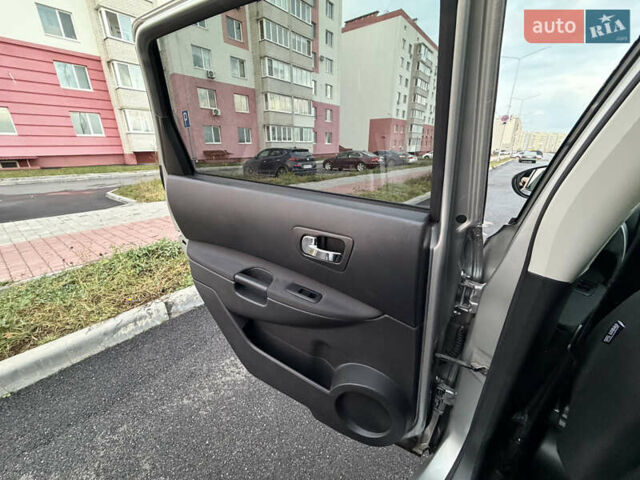 Сірий Ніссан Кашкай 2, об'ємом двигуна 1.6 л та пробігом 205 тис. км за 9777 $, фото 73 на Automoto.ua