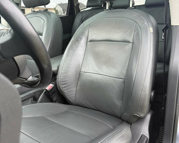 Сірий Ніссан Кашкай 2, об'ємом двигуна 1.5 л та пробігом 200 тис. км за 12100 $, фото 30 на Automoto.ua