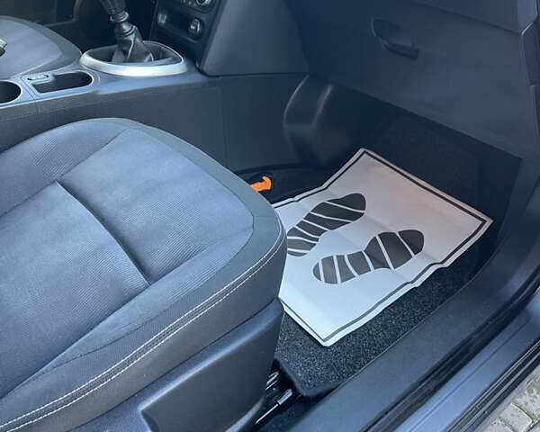 Серый Ниссан Кашкай 2, объемом двигателя 2 л и пробегом 188 тыс. км за 10999 $, фото 35 на Automoto.ua