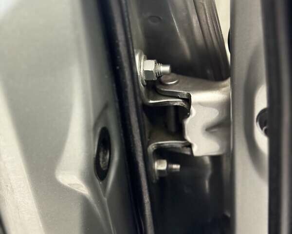 Сірий Ніссан Кашкай 2, об'ємом двигуна 2 л та пробігом 84 тис. км за 12500 $, фото 92 на Automoto.ua