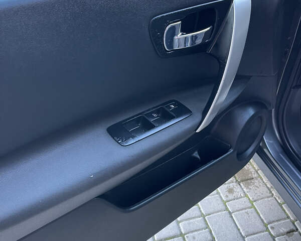 Серый Ниссан Кашкай 2, объемом двигателя 2 л и пробегом 188 тыс. км за 10999 $, фото 14 на Automoto.ua