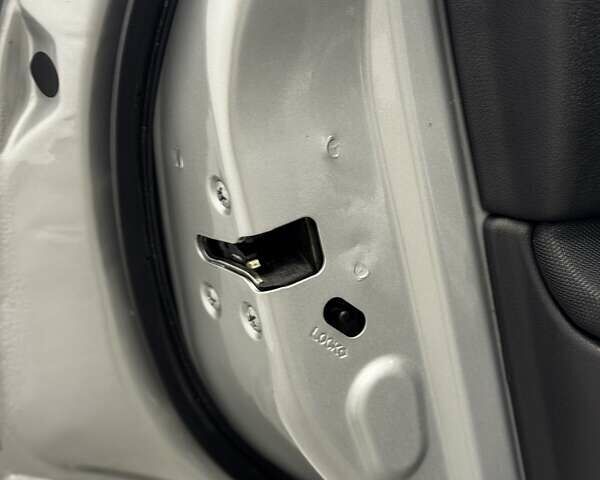 Сірий Ніссан Кашкай 2, об'ємом двигуна 2 л та пробігом 84 тис. км за 12500 $, фото 80 на Automoto.ua