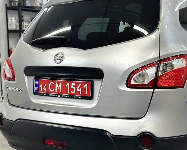 Сірий Ніссан Кашкай 2, об'ємом двигуна 2 л та пробігом 84 тис. км за 12500 $, фото 18 на Automoto.ua
