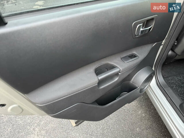 Сірий Ніссан Кашкай 2, об'ємом двигуна 1.6 л та пробігом 205 тис. км за 9777 $, фото 26 на Automoto.ua