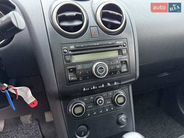 Сірий Ніссан Кашкай 2, об'ємом двигуна 1.6 л та пробігом 205 тис. км за 9777 $, фото 64 на Automoto.ua