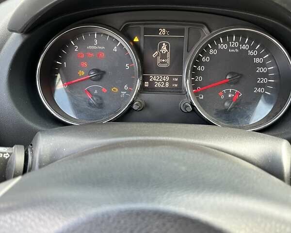 Сірий Ніссан Кашкай 2, об'ємом двигуна 1.5 л та пробігом 242 тис. км за 9900 $, фото 5 на Automoto.ua