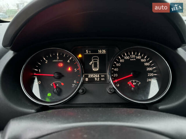 Сірий Ніссан Кашкай 2, об'ємом двигуна 2 л та пробігом 236 тис. км за 9350 $, фото 21 на Automoto.ua