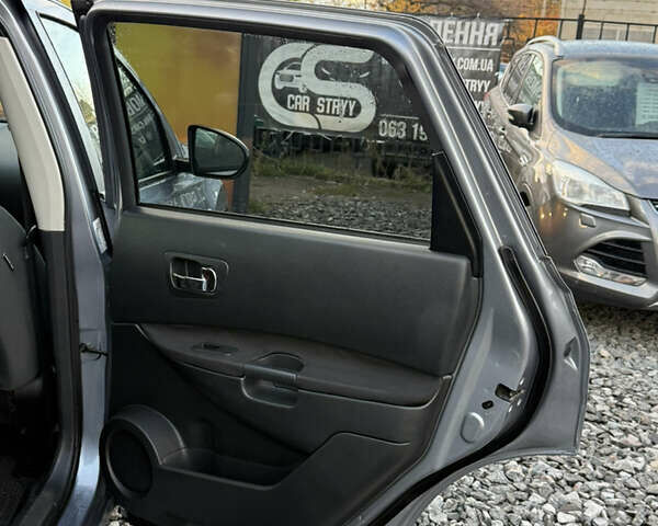 Сірий Ніссан Кашкай 2, об'ємом двигуна 1.6 л та пробігом 205 тис. км за 9999 $, фото 33 на Automoto.ua