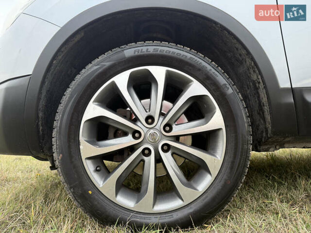 Сірий Ніссан Кашкай 2, об'ємом двигуна 1.5 л та пробігом 200 тис. км за 12100 $, фото 41 на Automoto.ua