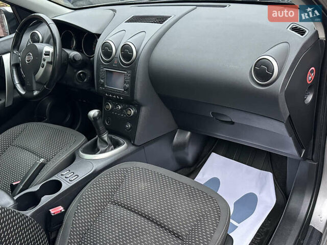 Серый Ниссан Кашкай 2, объемом двигателя 1.6 л и пробегом 107 тыс. км за 8950 $, фото 70 на Automoto.ua