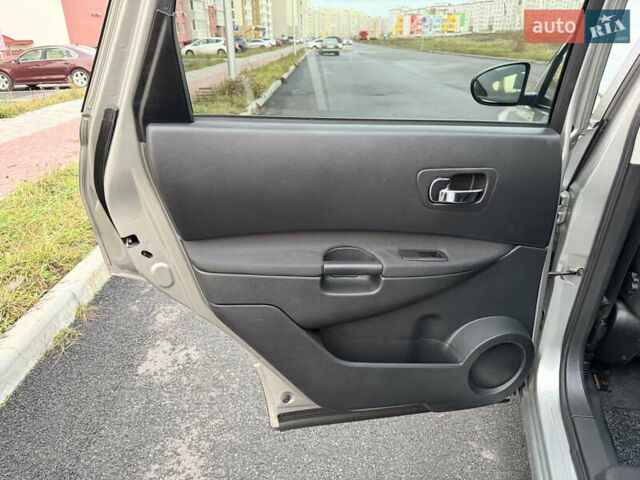 Сірий Ніссан Кашкай 2, об'ємом двигуна 1.6 л та пробігом 205 тис. км за 9777 $, фото 68 на Automoto.ua