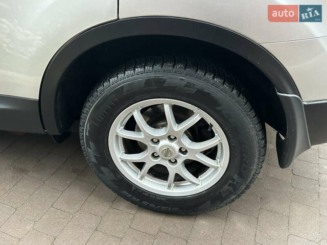 Серый Ниссан Кашкай 2, объемом двигателя 1.6 л и пробегом 107 тыс. км за 8950 $, фото 63 на Automoto.ua