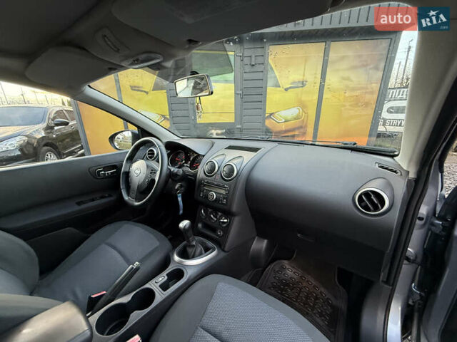 Сірий Ніссан Кашкай 2, об'ємом двигуна 1.6 л та пробігом 205 тис. км за 9999 $, фото 25 на Automoto.ua