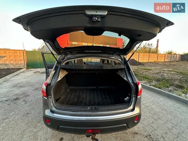 Серый Ниссан Кашкай 2, объемом двигателя 1.6 л и пробегом 177 тыс. км за 9300 $, фото 7 на Automoto.ua