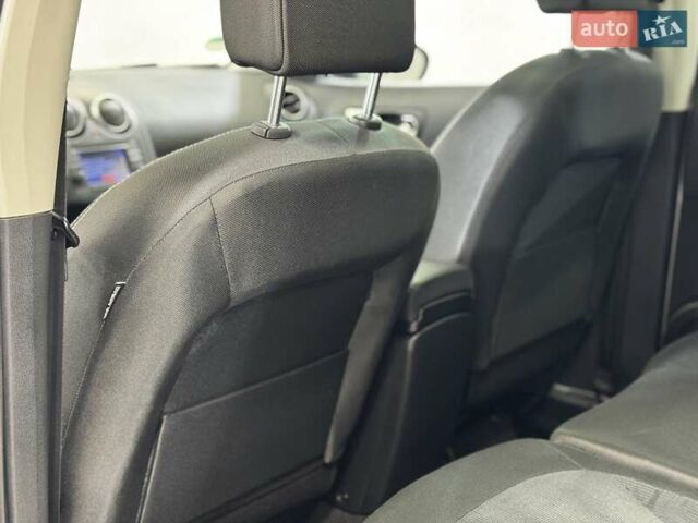 Сірий Ніссан Кашкай 2, об'ємом двигуна 2 л та пробігом 84 тис. км за 12500 $, фото 85 на Automoto.ua
