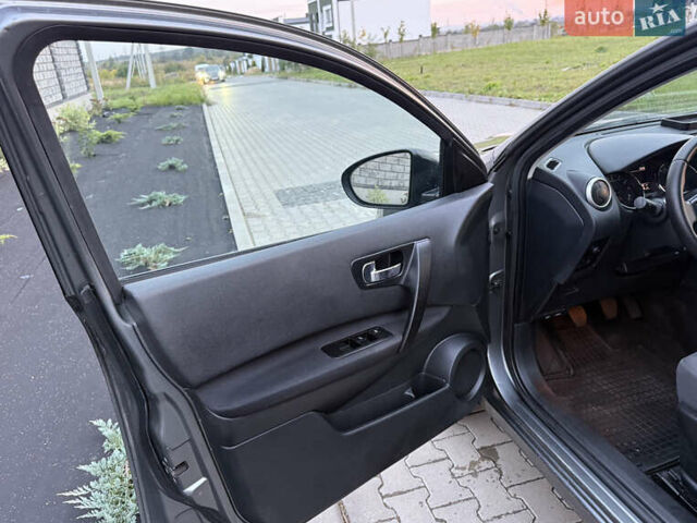 Серый Ниссан Кашкай 2, объемом двигателя 2 л и пробегом 193 тыс. км за 9700 $, фото 20 на Automoto.ua