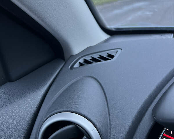 Серый Ниссан Кашкай 2, объемом двигателя 2 л и пробегом 178 тыс. км за 11200 $, фото 34 на Automoto.ua