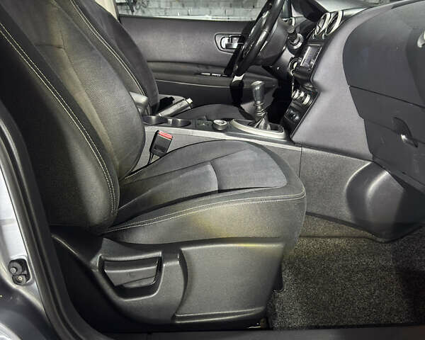 Ниссан Кашкай 2 2011 в Сумах на Automoto.ua Серый Ниссан Кашкай 2, объемом двигателя 2 л и пробегом 170 тыс. км за 11300 $, фото 23 на Automoto.ua