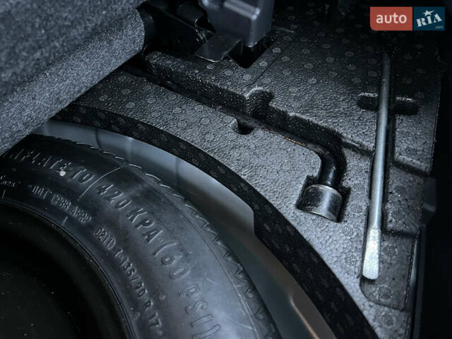 Серый Ниссан Кашкай 2, объемом двигателя 2 л и пробегом 178 тыс. км за 11200 $, фото 62 на Automoto.ua