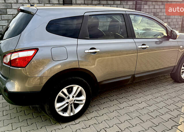 Серый Ниссан Кашкай 2, объемом двигателя 2 л и пробегом 193 тыс. км за 9700 $, фото 2 на Automoto.ua