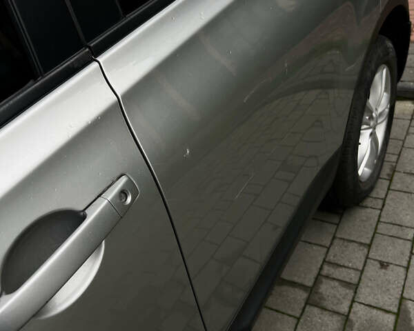 Серый Ниссан Кашкай 2, объемом двигателя 2 л и пробегом 218 тыс. км за 9800 $, фото 12 на Automoto.ua