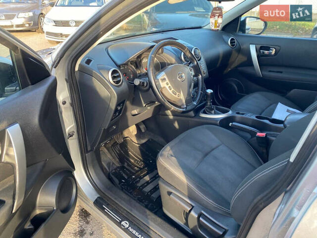 Серый Ниссан Кашкай 2, объемом двигателя 1.5 л и пробегом 217 тыс. км за 10800 $, фото 24 на Automoto.ua