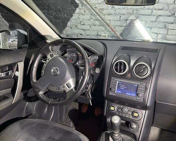 Ниссан Кашкай 2 2011 в Сумах на Automoto.ua Серый Ниссан Кашкай 2, объемом двигателя 2 л и пробегом 170 тыс. км за 11300 $, фото 17 на Automoto.ua