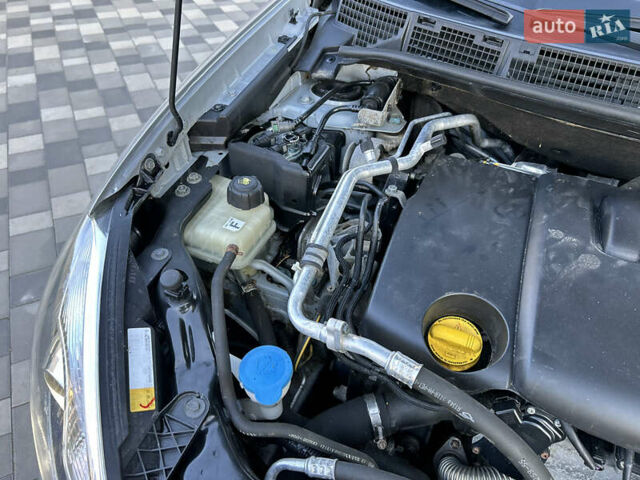 Сірий Ніссан Кашкай 2, об'ємом двигуна 2 л та пробігом 161 тис. км за 11999 $, фото 90 на Automoto.ua