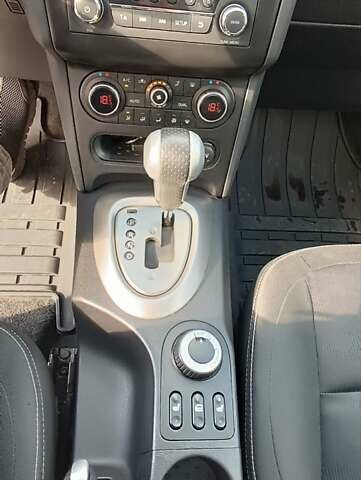 Серый Ниссан Кашкай 2, объемом двигателя 2 л и пробегом 147 тыс. км за 11800 $, фото 9 на Automoto.ua