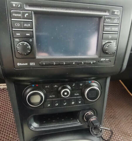 Сірий Ніссан Кашкай 2, об'ємом двигуна 1.46 л та пробігом 221 тис. км за 11150 $, фото 11 на Automoto.ua