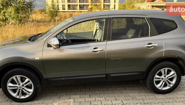 Серый Ниссан Кашкай 2, объемом двигателя 2 л и пробегом 193 тыс. км за 9700 $, фото 3 на Automoto.ua