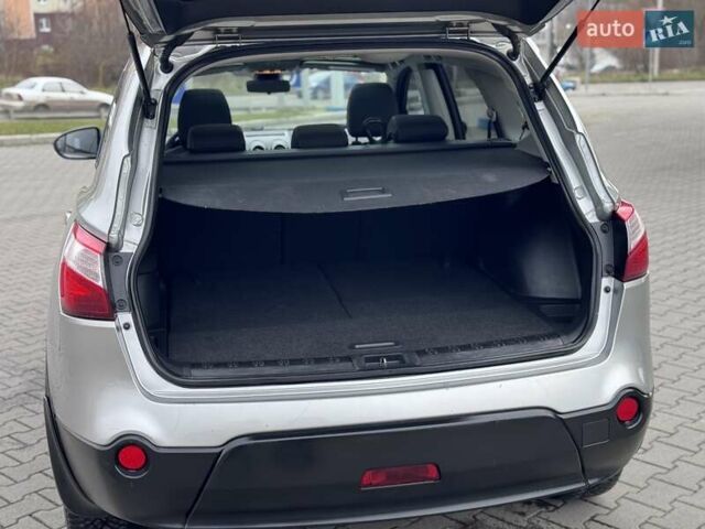 Серый Ниссан Кашкай 2, объемом двигателя 2 л и пробегом 220 тыс. км за 9900 $, фото 54 на Automoto.ua