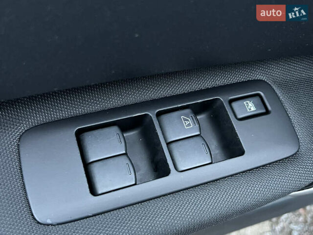 Серый Ниссан Кашкай 2, объемом двигателя 2 л и пробегом 178 тыс. км за 11200 $, фото 23 на Automoto.ua