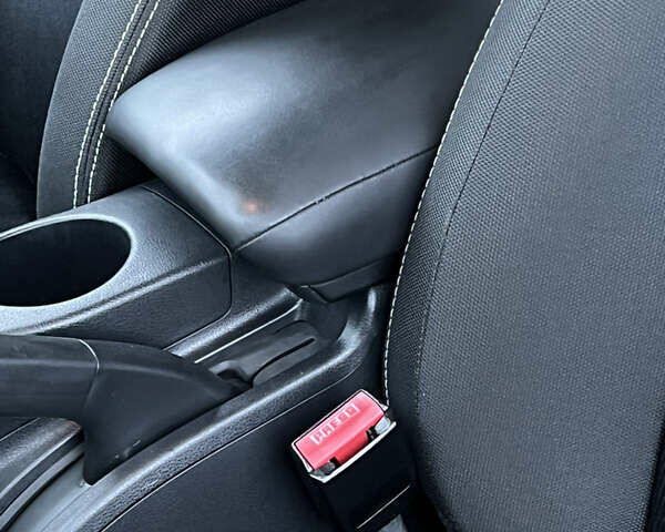 Серый Ниссан Кашкай 2, объемом двигателя 2 л и пробегом 178 тыс. км за 11200 $, фото 26 на Automoto.ua