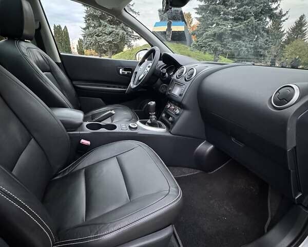 Ніссан Кашкай 2 2011 у Дубно на Automoto.ua Сірий Ніссан Кашкай 2, об'ємом двигуна 2 л та пробігом 219 тис. км за 9999 $, фото 21 на Automoto.ua