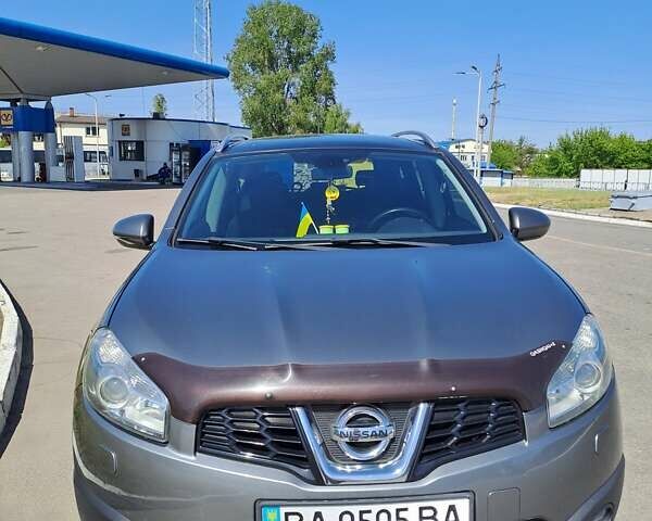 Серый Ниссан Кашкай 2, объемом двигателя 2 л и пробегом 165 тыс. км за 11999 $, фото 2 на Automoto.ua