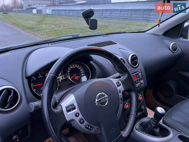 Серый Ниссан Кашкай 2, объемом двигателя 2 л и пробегом 178 тыс. км за 11200 $, фото 83 на Automoto.ua