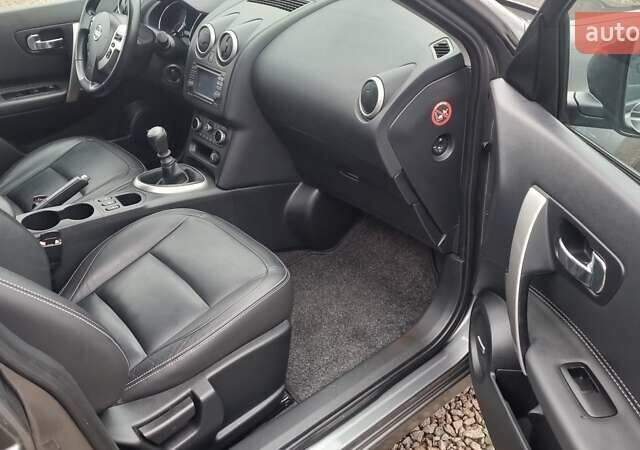 Серый Ниссан Кашкай 2, объемом двигателя 2 л и пробегом 202 тыс. км за 10900 $, фото 26 на Automoto.ua