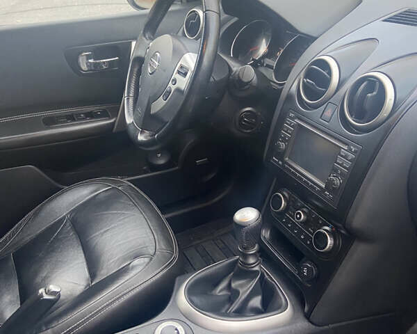 Ниссан Кашкай 2 2011 в Трускавце на Automoto.ua Серый Ниссан Кашкай 2, объемом двигателя 1.6 л и пробегом 208 тыс. км за 11850 $, фото 6 на Automoto.ua