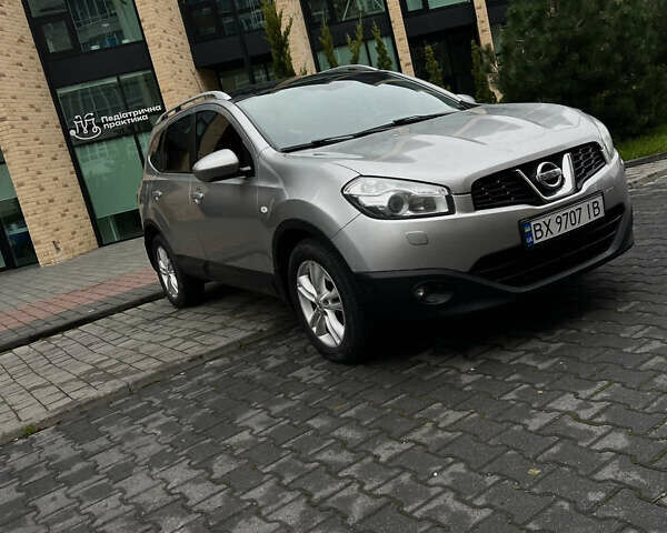 Серый Ниссан Кашкай 2, объемом двигателя 2 л и пробегом 218 тыс. км за 9800 $, фото 3 на Automoto.ua