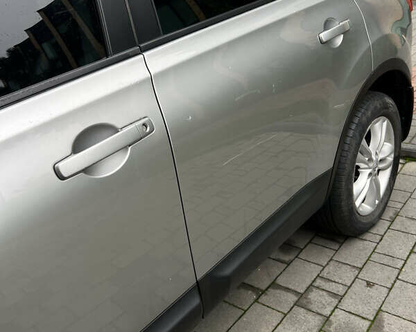 Серый Ниссан Кашкай 2, объемом двигателя 2 л и пробегом 218 тыс. км за 9800 $, фото 10 на Automoto.ua