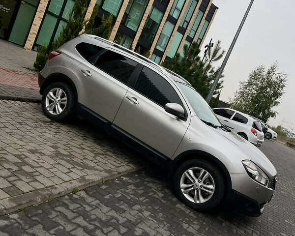 Серый Ниссан Кашкай 2, объемом двигателя 2 л и пробегом 218 тыс. км за 9800 $, фото 5 на Automoto.ua