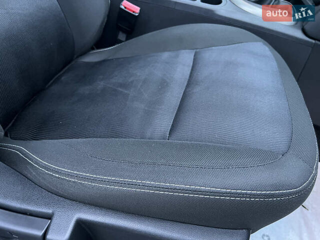 Серый Ниссан Кашкай 2, объемом двигателя 2 л и пробегом 178 тыс. км за 11200 $, фото 77 на Automoto.ua