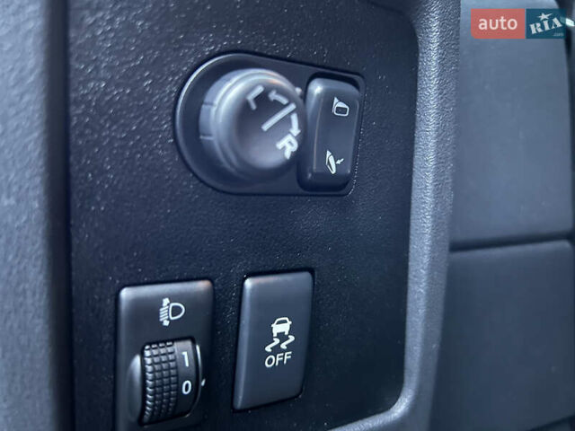 Серый Ниссан Кашкай 2, объемом двигателя 2 л и пробегом 178 тыс. км за 11200 $, фото 52 на Automoto.ua