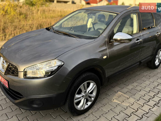 Серый Ниссан Кашкай 2, объемом двигателя 2 л и пробегом 193 тыс. км за 9700 $, фото 4 на Automoto.ua