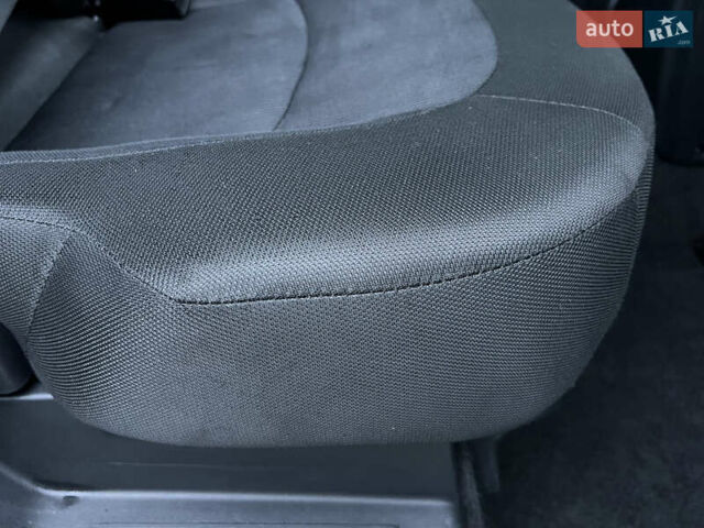 Серый Ниссан Кашкай 2, объемом двигателя 2 л и пробегом 178 тыс. км за 11200 $, фото 71 на Automoto.ua