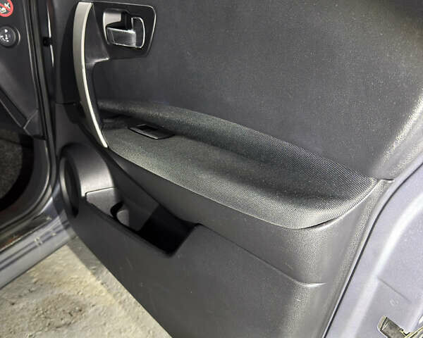 Ниссан Кашкай 2 2011 в Сумах на Automoto.ua Серый Ниссан Кашкай 2, объемом двигателя 2 л и пробегом 170 тыс. км за 11300 $, фото 22 на Automoto.ua