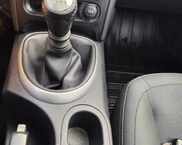 Сірий Ніссан Кашкай 2, об'ємом двигуна 1.5 л та пробігом 182 тис. км за 10650 $, фото 57 на Automoto.ua
